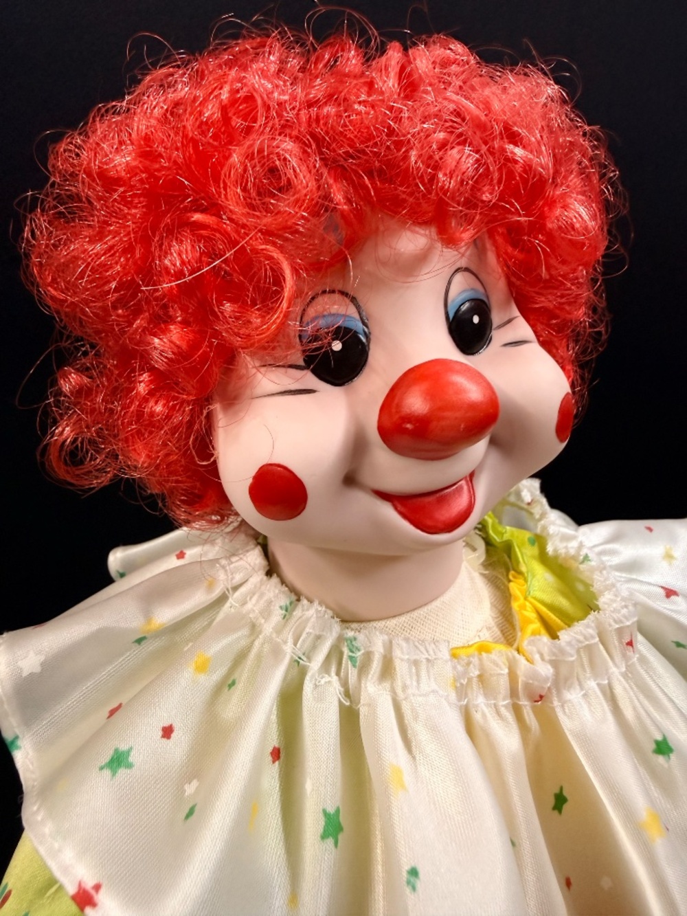HERITAGE MINT LTD 1989 Clown Doll - Picture 4 of 14